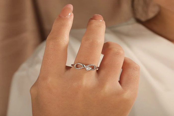 Infinity ring